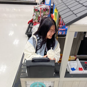 Meet your Posher, Ashley